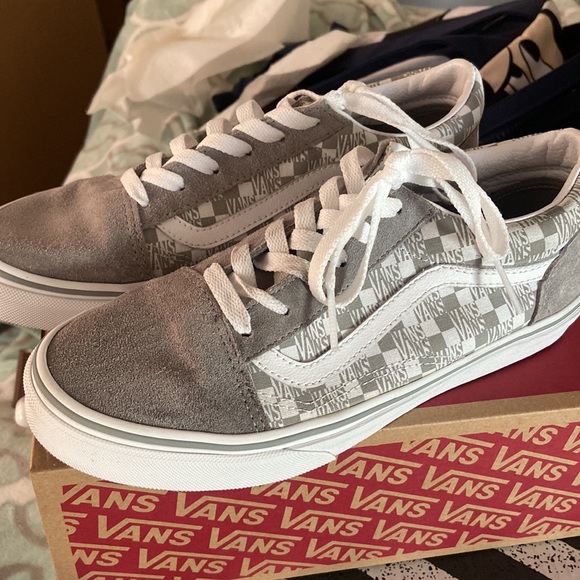 Vans - Picture 3 of 3